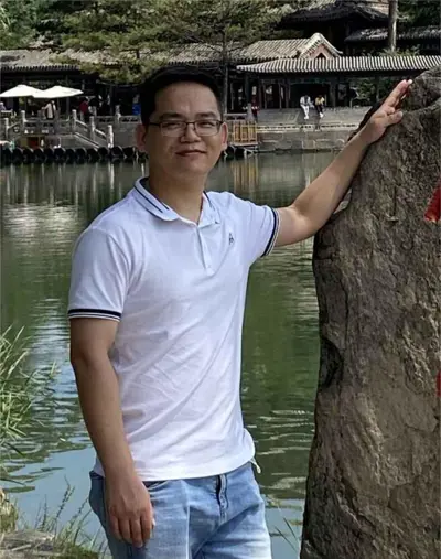 虞明明